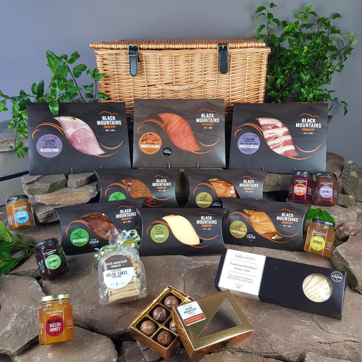 Brecon Feast Wicker Hamper Brecon Feast Wicker Hamper