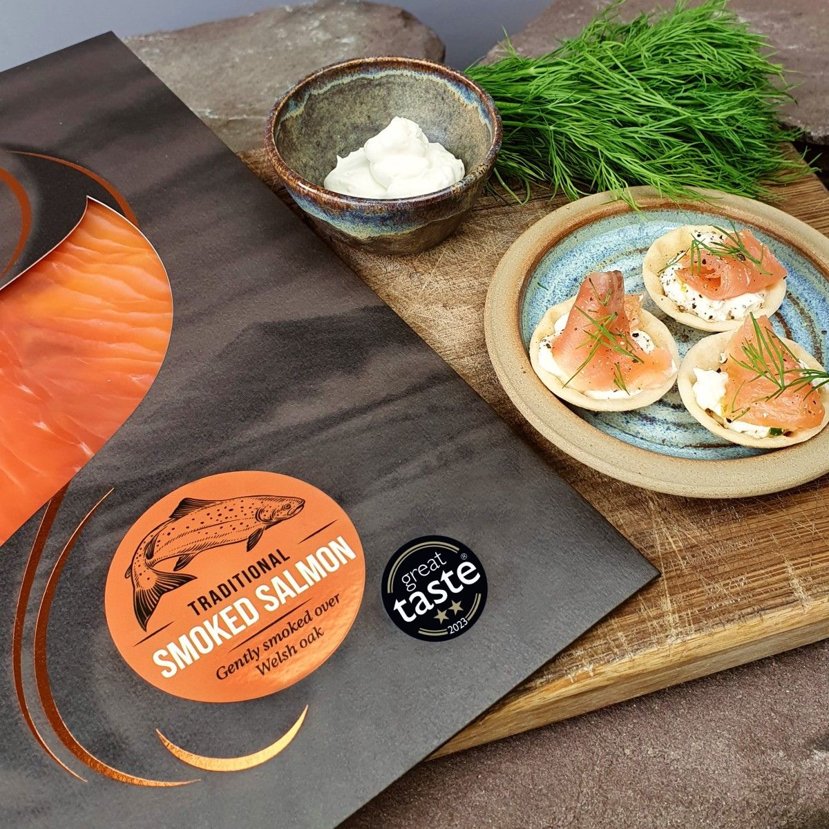 smoked salmon dill saucecanapes smoked salmon dill saucecanapes