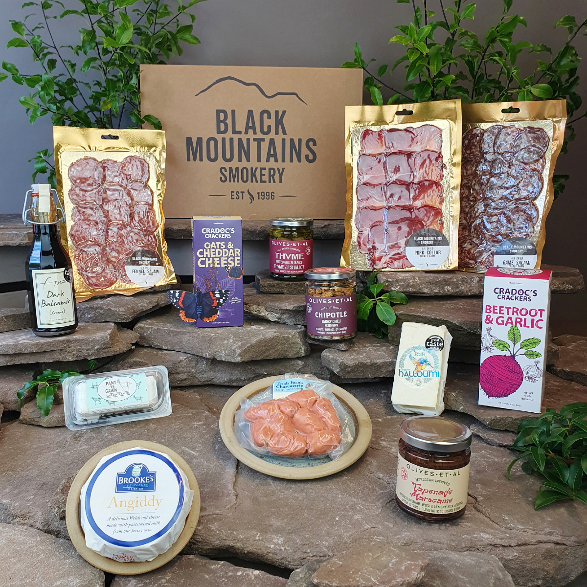 tapas-treats-gift-hamper-2024-1200.jpg tapas-treats-gift-hamper-2024-1200.jpg